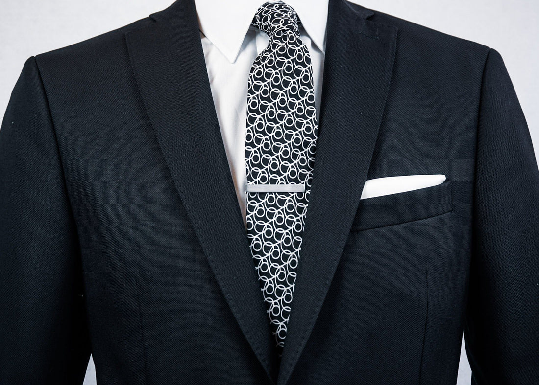 Why & How You Should Wear a Tie Bar